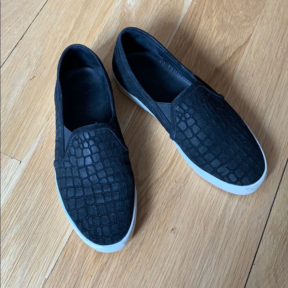 Joie Sneakers